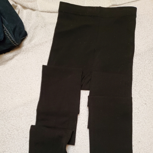 2 pr. Red & Black Footless tights/leggings - Picture 2 of 7